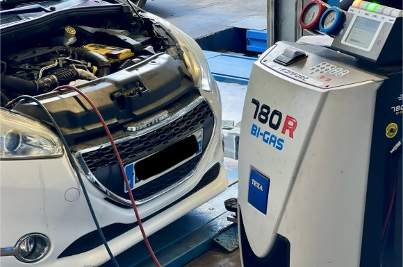 entretien de la climatisation d'un véhicule au garage à la Plaine Saint Paul 
