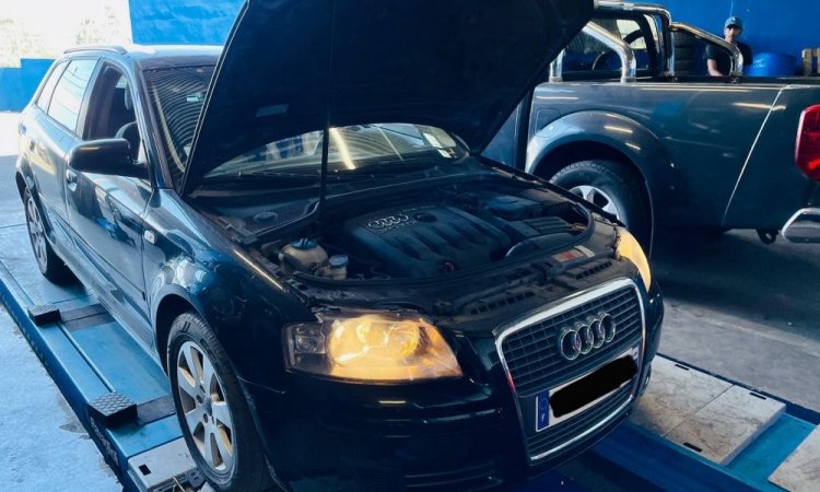 Diagnostic Electronique sur cette Audi A3 Sportback dans notre Garage à Saint Paul!